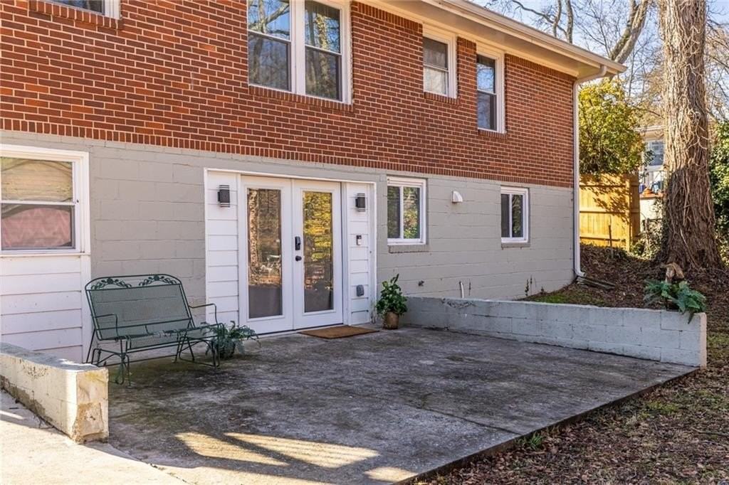 1122 Elaine Dr - Photo 6 of 36