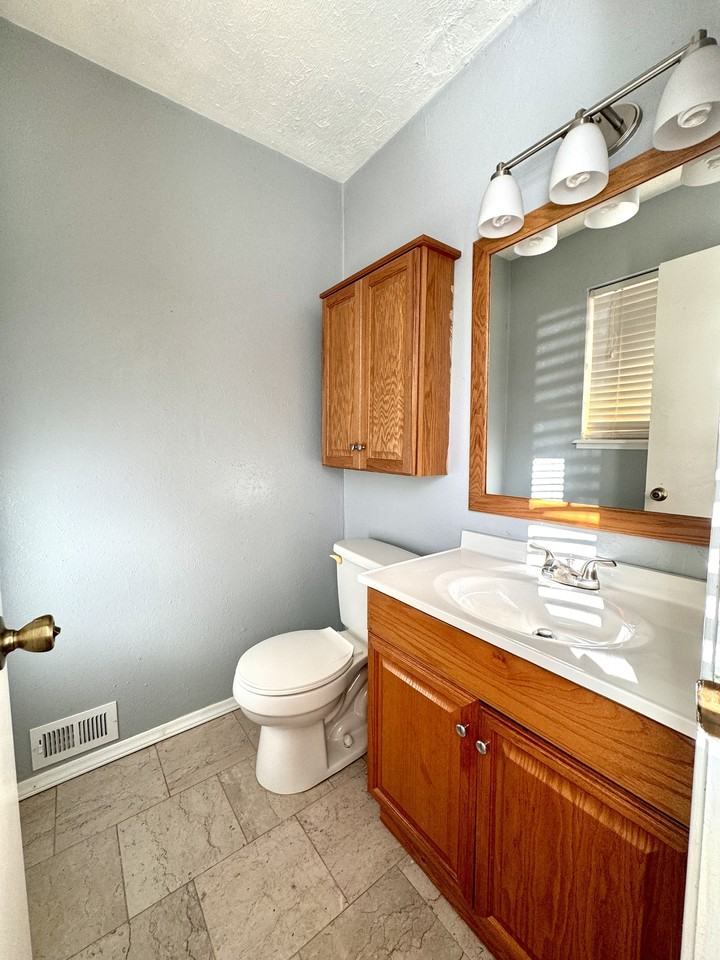 5122 Fairway Blvd #1 - Photo 6 of 39