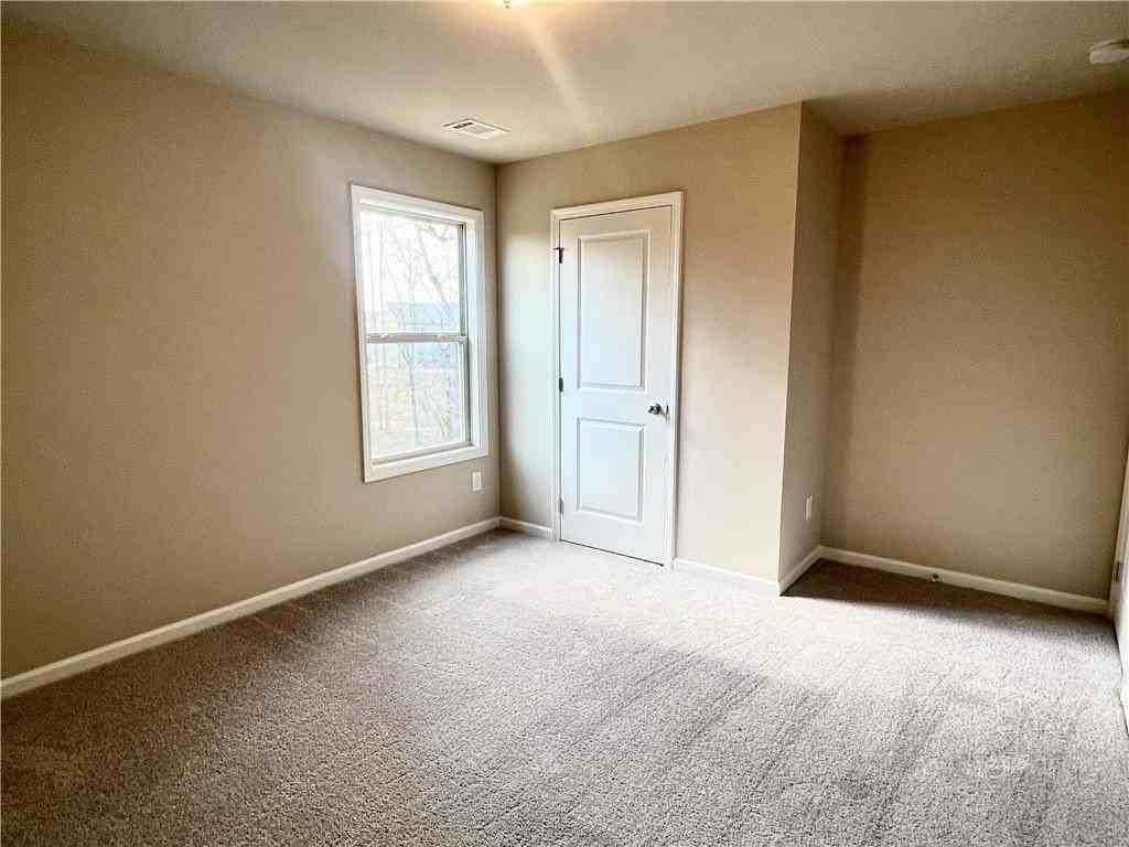 114 Auburn Crossing Way - Photo 4 of 19