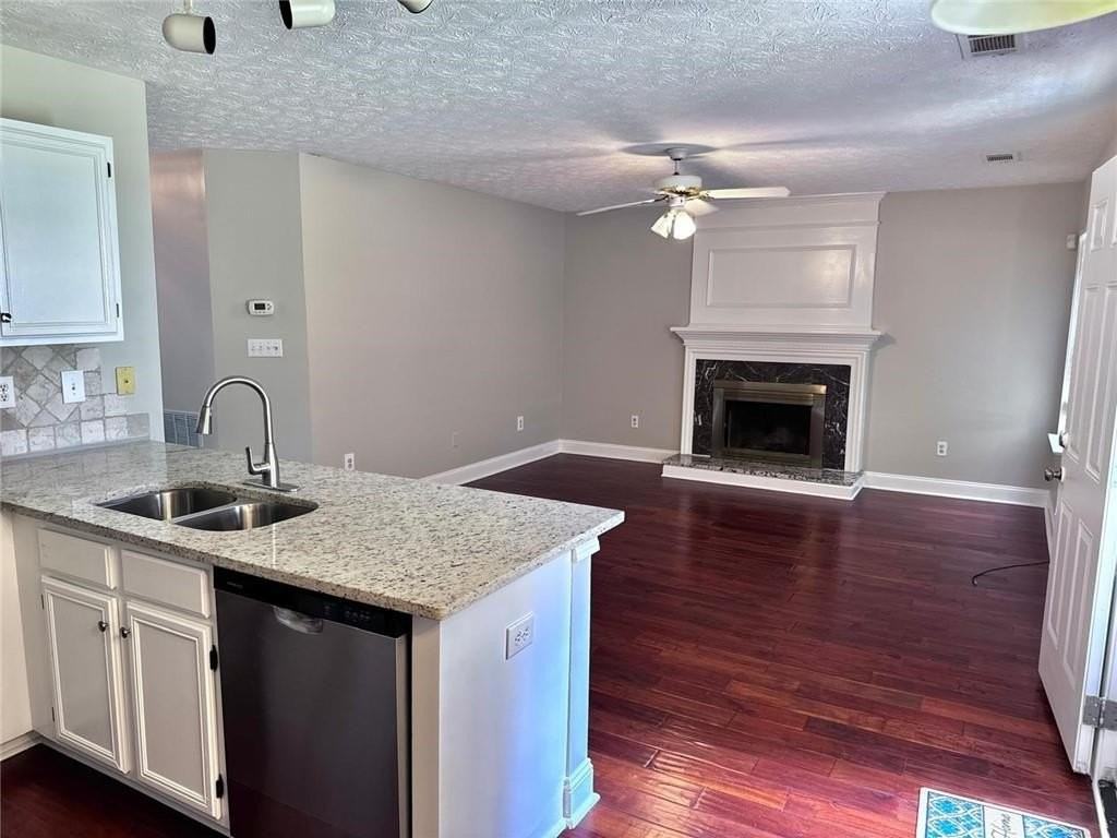 1035 Arborhill Ln - Photo 4 of 18