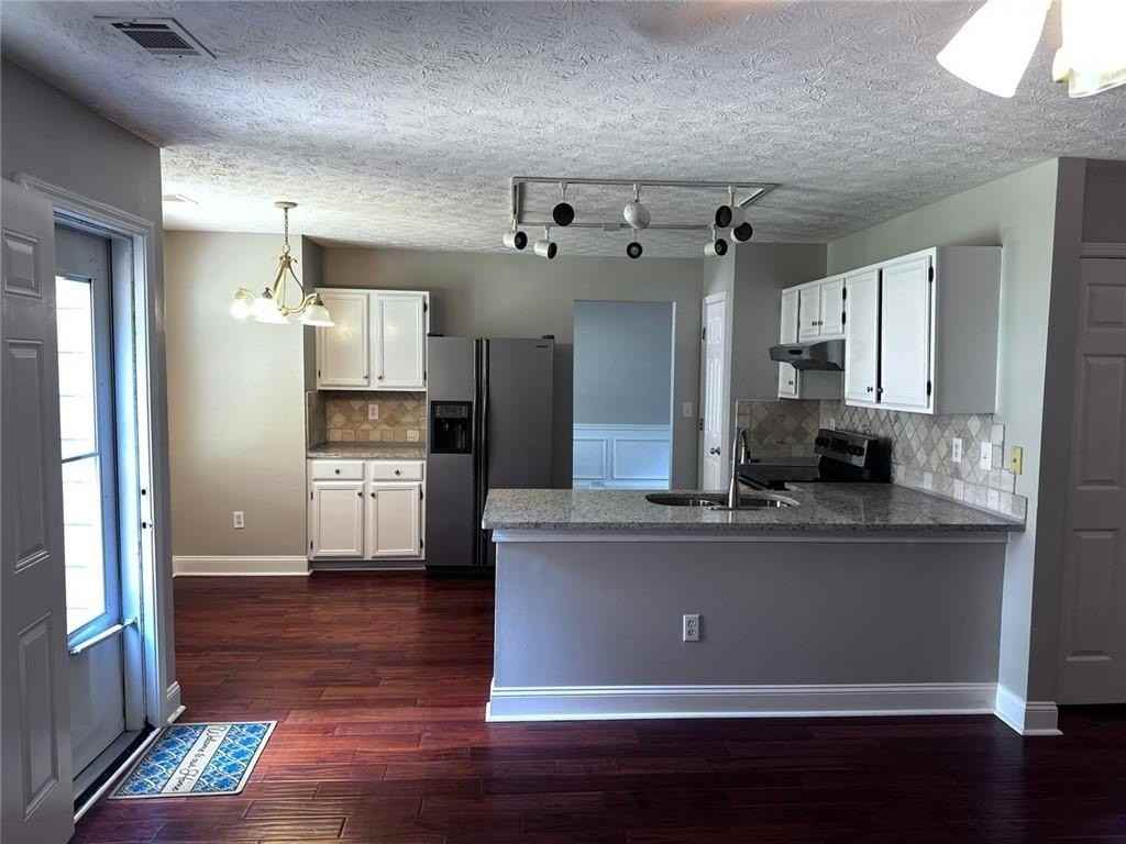 1035 Arborhill Ln - Photo 6 of 18