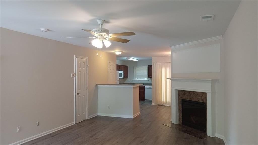 755 Crestwell Cir Sw - Photo 4 of 29