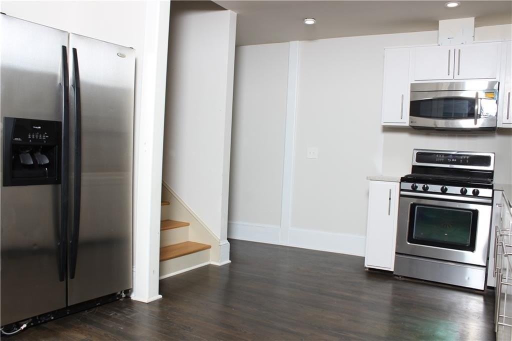 1124 Center St Nw - Photo 3 of 20