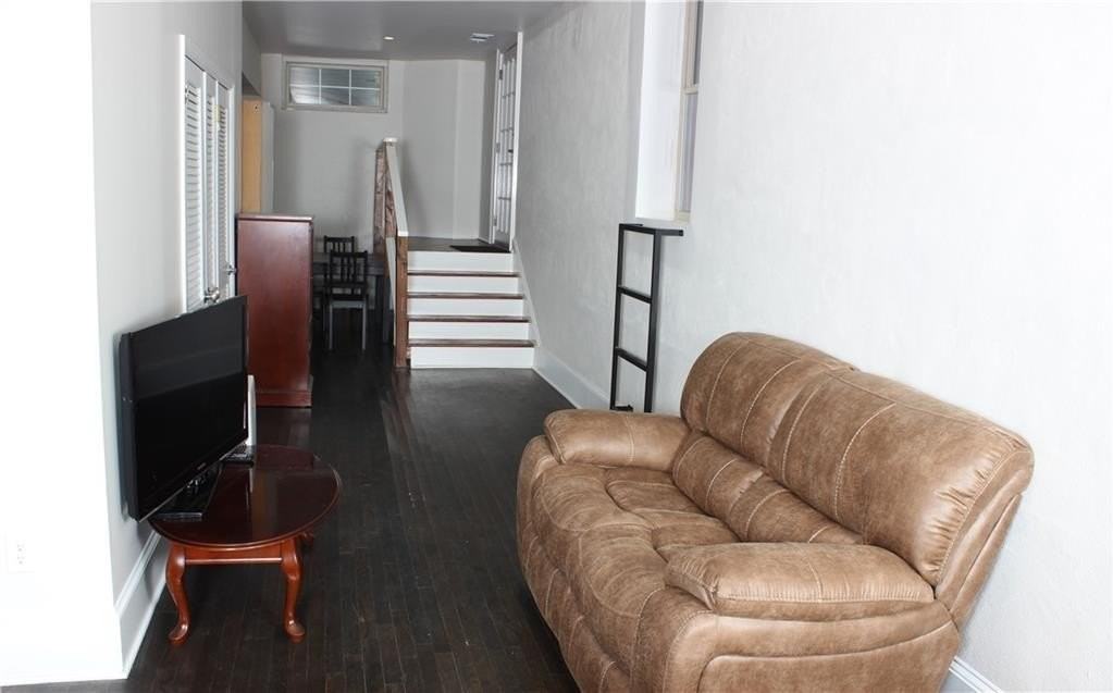 1124 Center St Nw - Photo 5 of 20