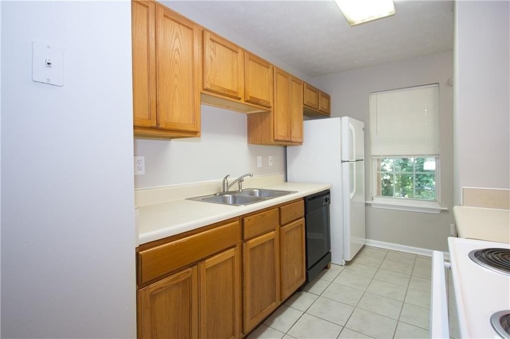 1687 Cannonball Ct - Photo 5 of 17