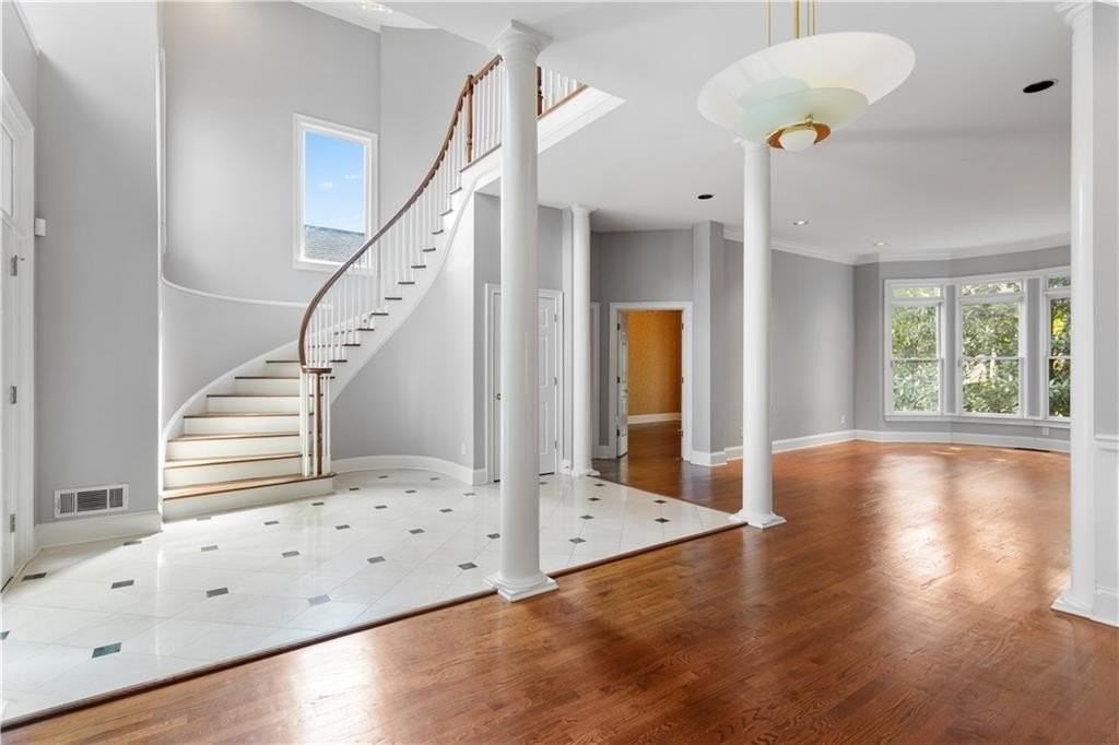 2456 Tyne Ter Se - Photo 2 of 20