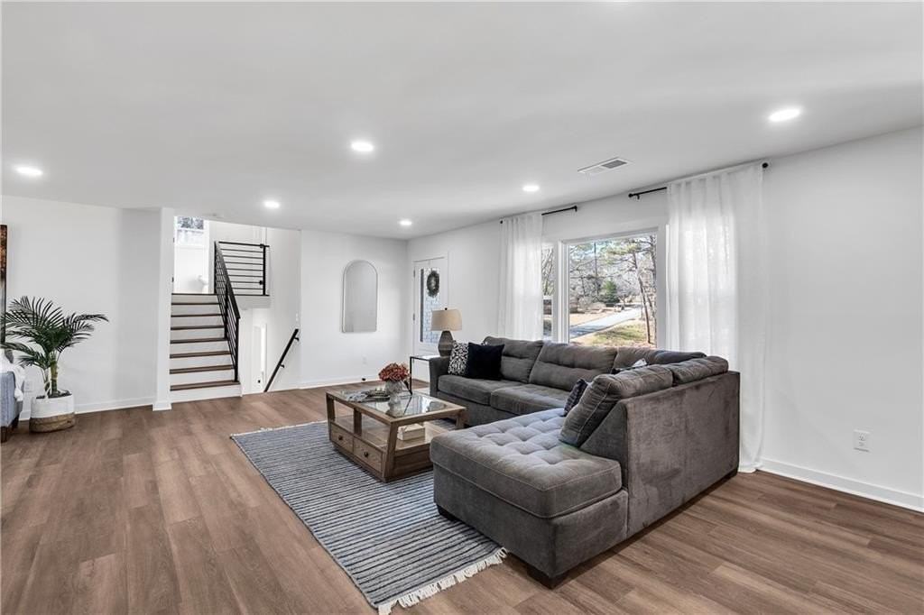 1536 Daffodil Dr - Photo 3 of 29