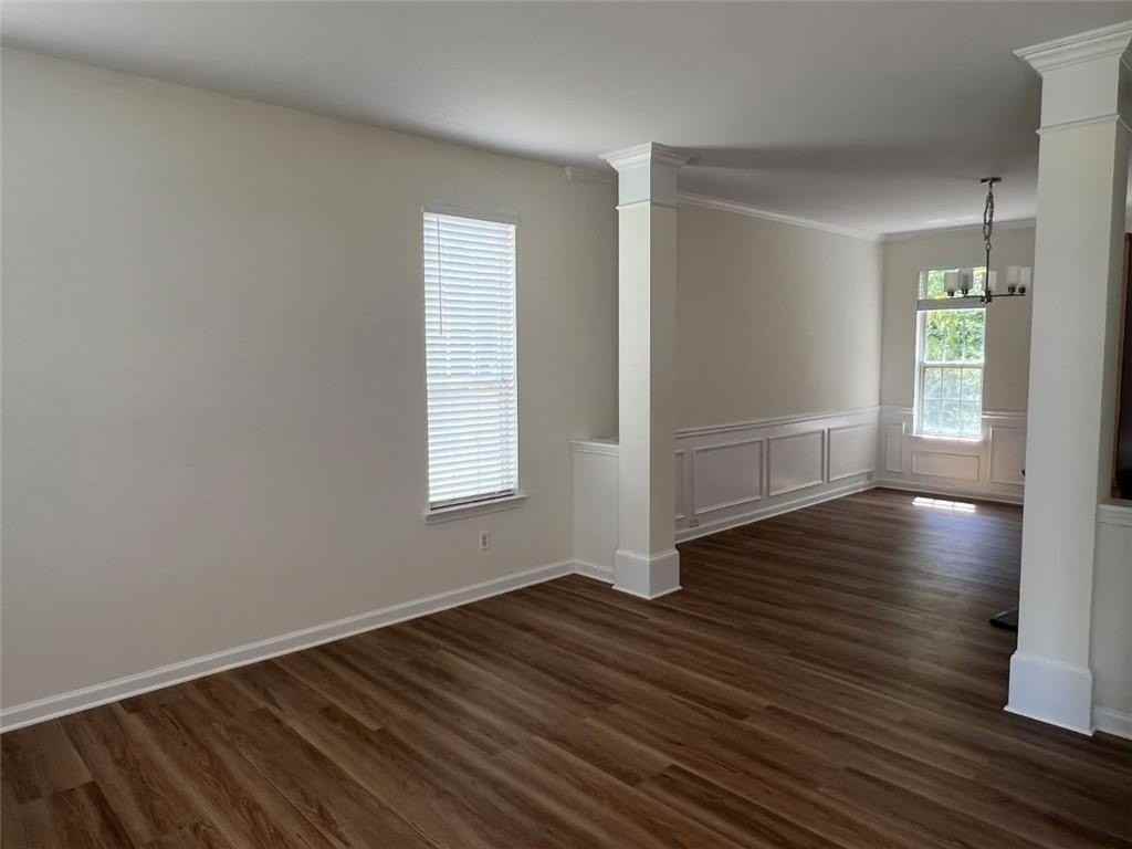 421 Holland Springs Dr - Photo 4 of 33