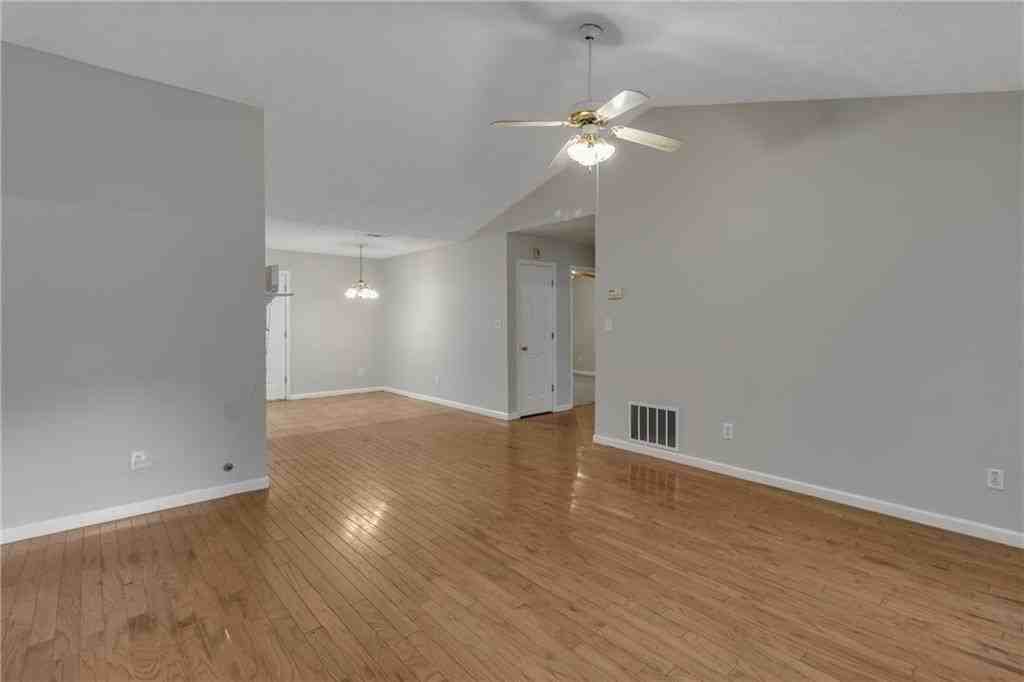 7955 Trinity Park Dr - Photo 4 of 25