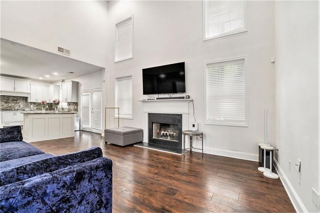 2798 Glenlocke Cir Nw - Photo 4 of 24