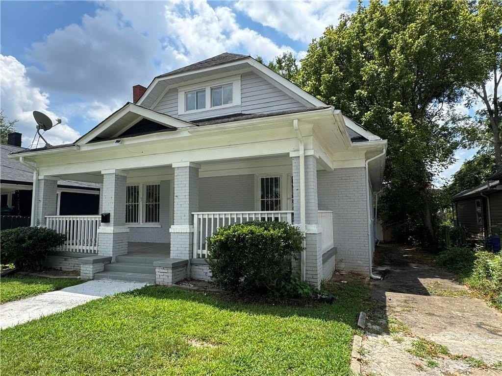 1462 Lucile Ave Sw - Photo 2 of 22