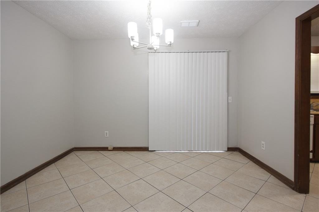 948 Waverly Ct - Photo 6 of 20