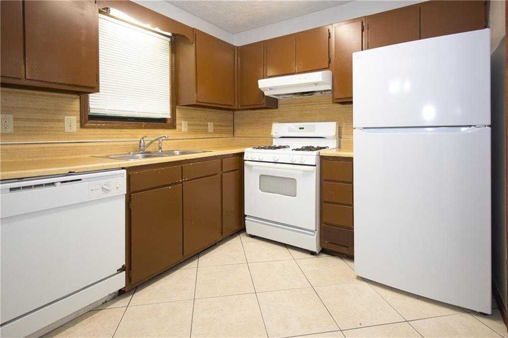 948 Waverly Ct - Photo 7 of 20