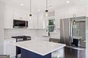 1560 Sams St Se - Photo 4 of 15