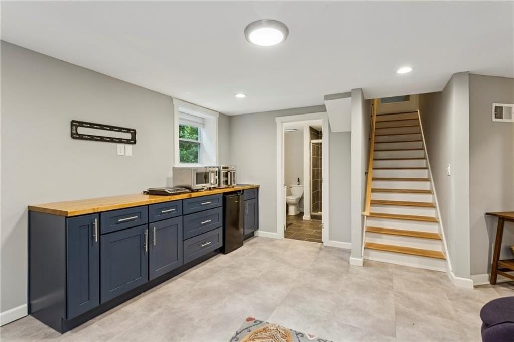 720 Brookline Dr Se - Photo 3 of 15