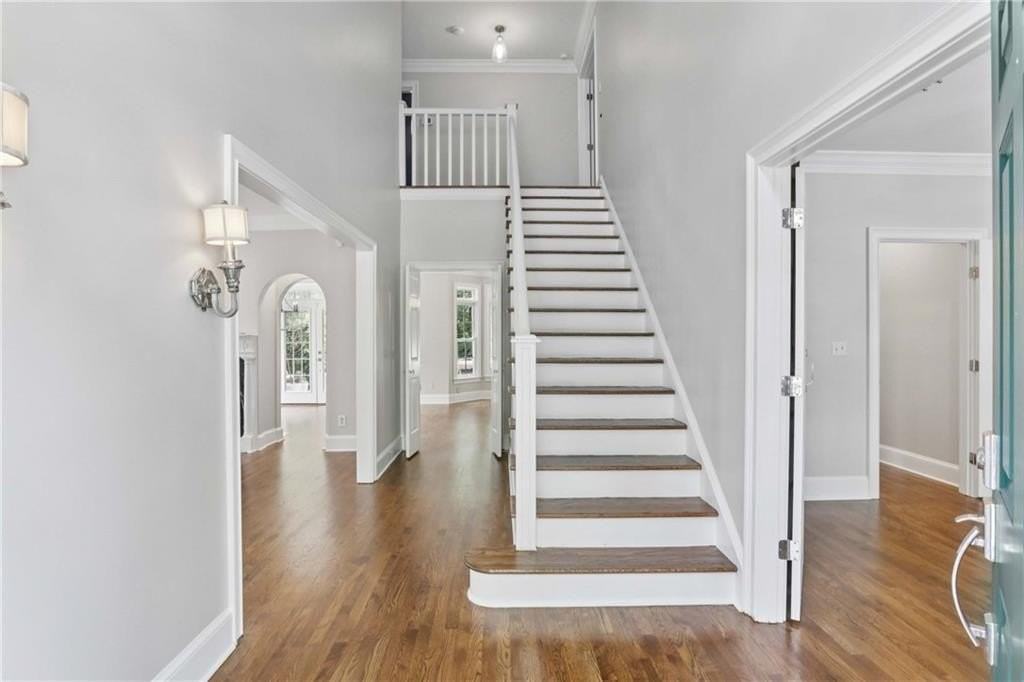 1014 Lenox Crst Ne - Photo 2 of 22