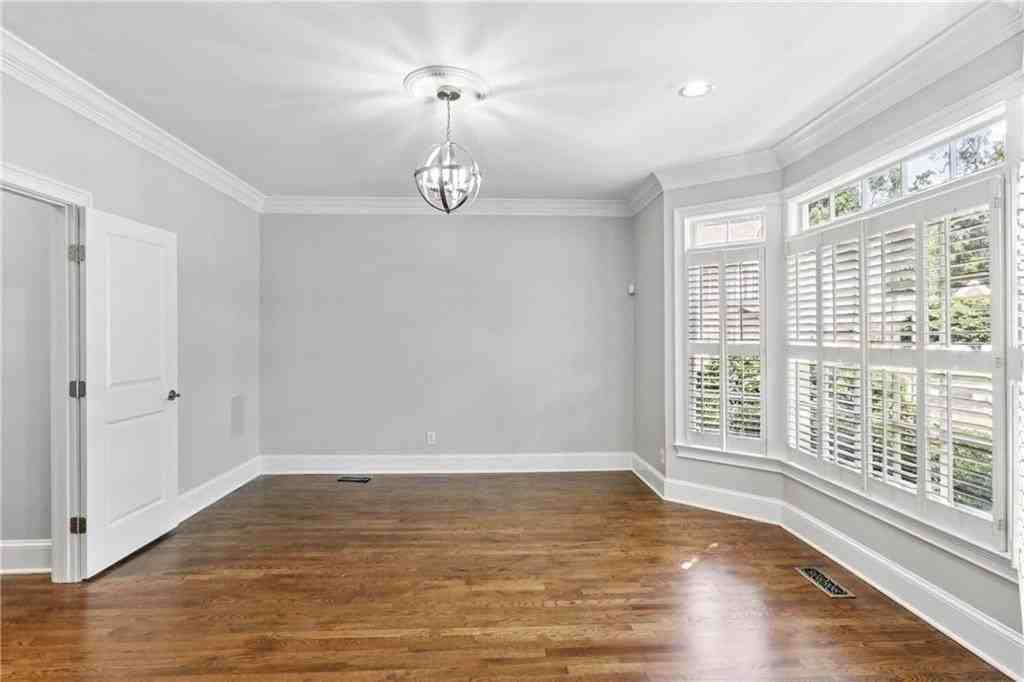 1014 Lenox Crst Ne - Photo 4 of 22