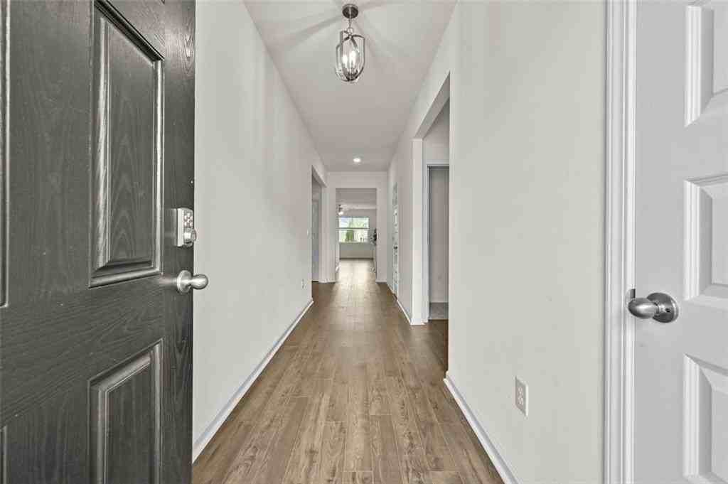 120 Echo Ct - Photo 2 of 33