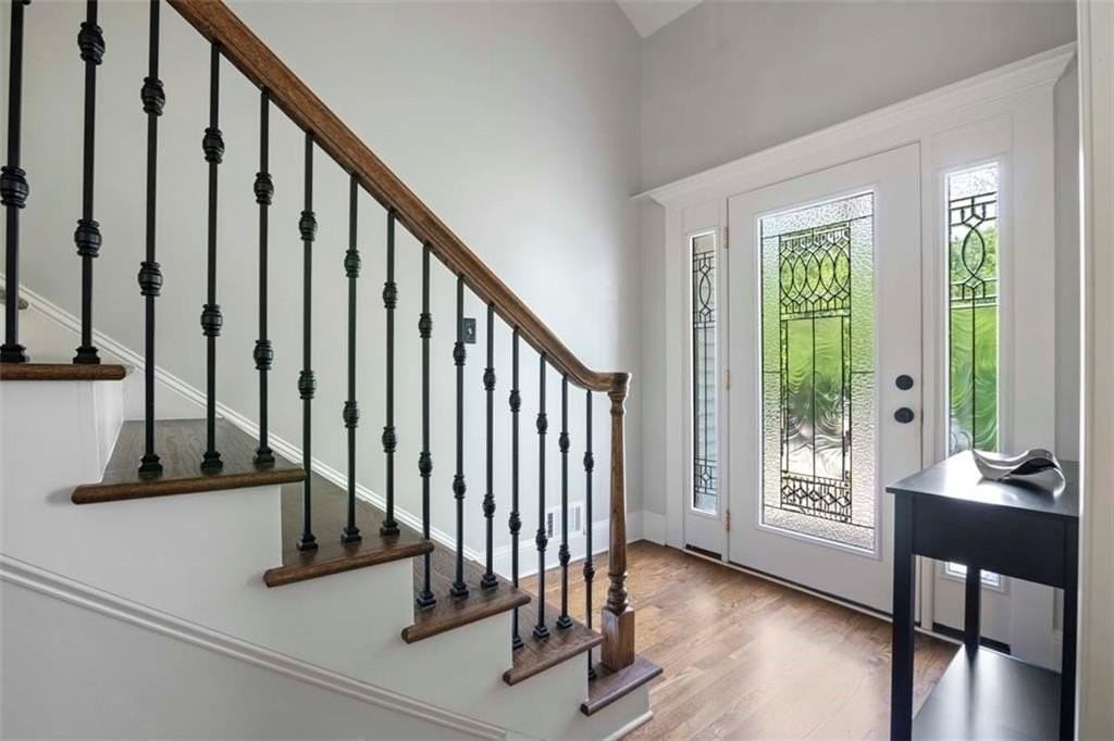 1213 Club Walk Dr Ne - Photo 3 of 33