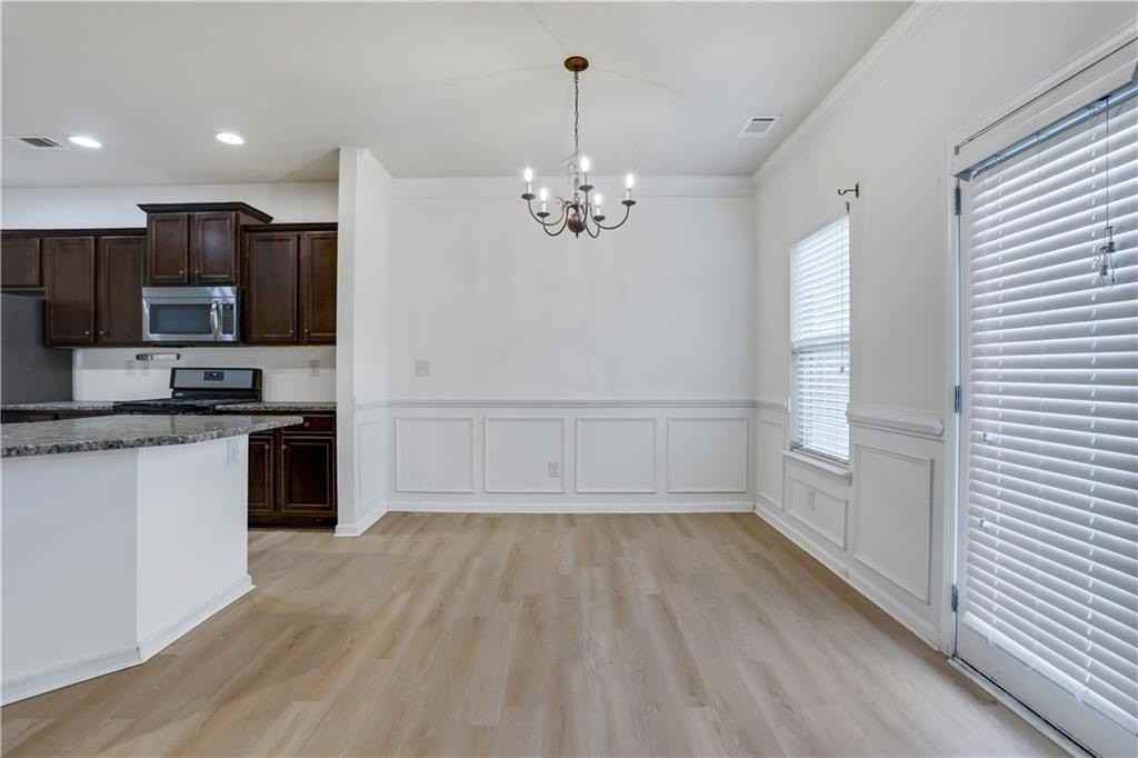 2527 Morgan Chase Dr - Photo 7 of 40