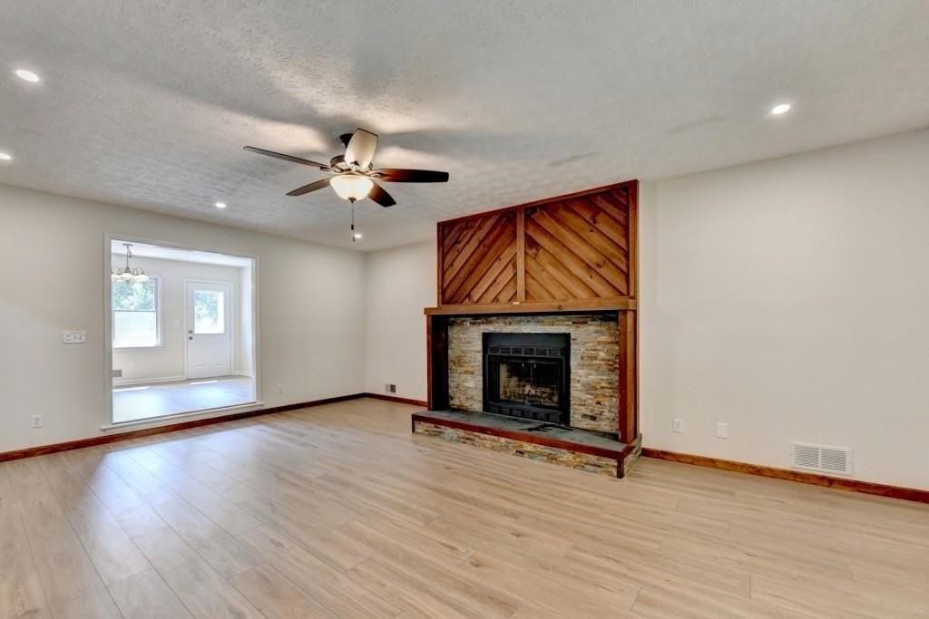 1626 Scholar Dr - Photo 7 of 31