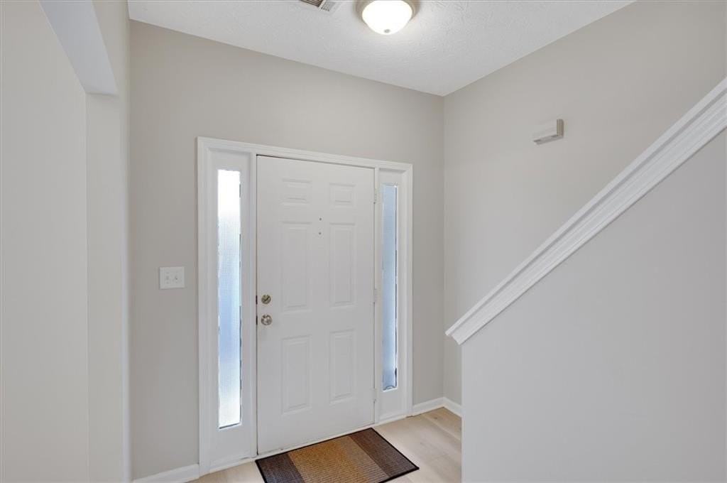 940 Tree Creek Blvd - Photo 6 of 39