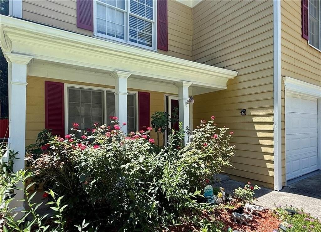 2835 Binghampton Ln - Photo 4 of 12