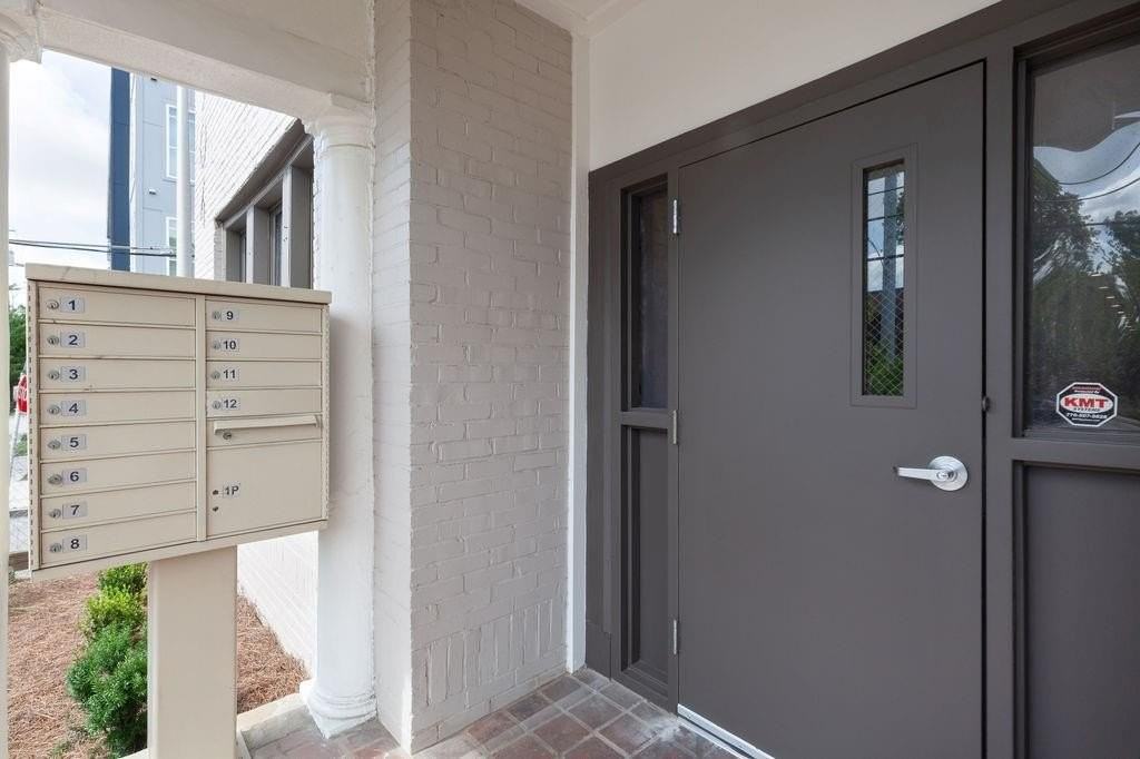 504 Boulevard Ne - Photo 4 of 19