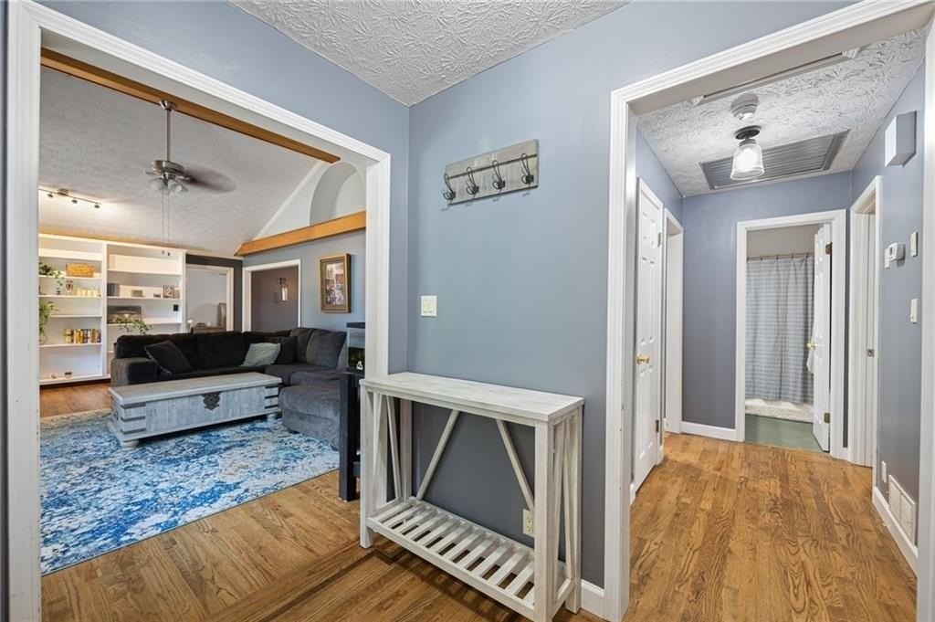 2076 Lake Ridge Ter - Photo 5 of 25