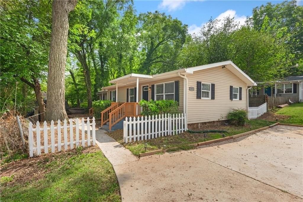 2051 College Ave Ne Unit A #A - Photo 2 of 30