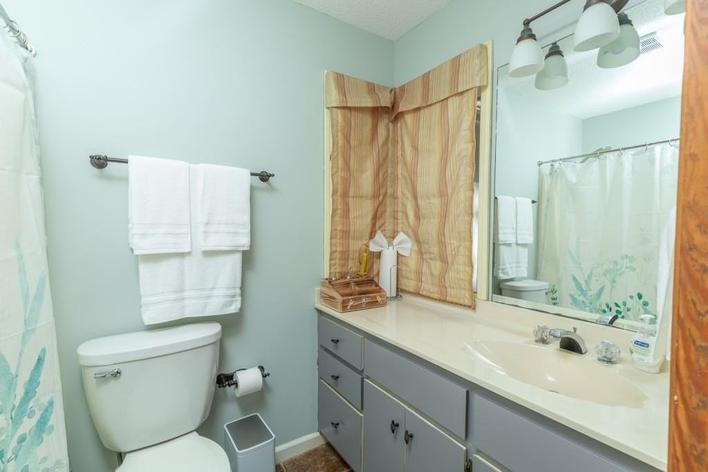 3915 Stone Creek Cir - Photo 3 of 15