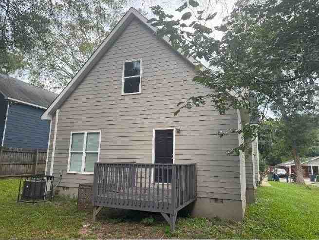 1005 Liman Ave Se - Photo 3 of 29