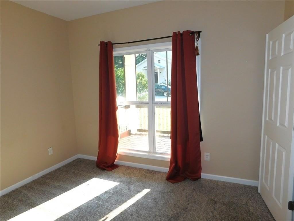 1005 Liman Ave Se - Photo 6 of 29