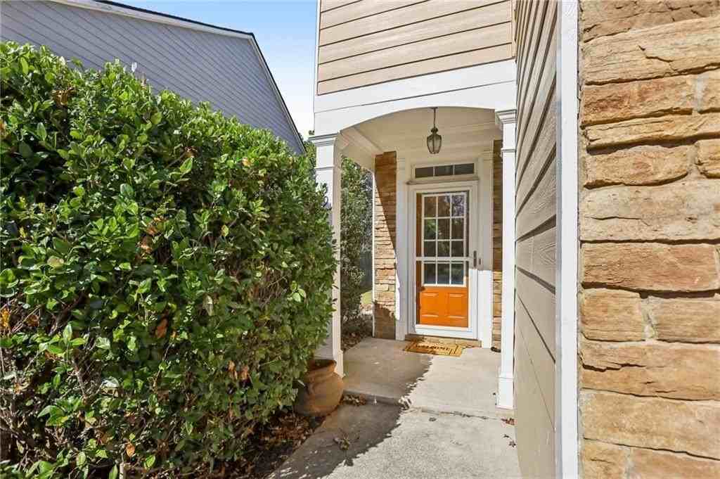 5940 Bentley Way - Photo 4 of 39