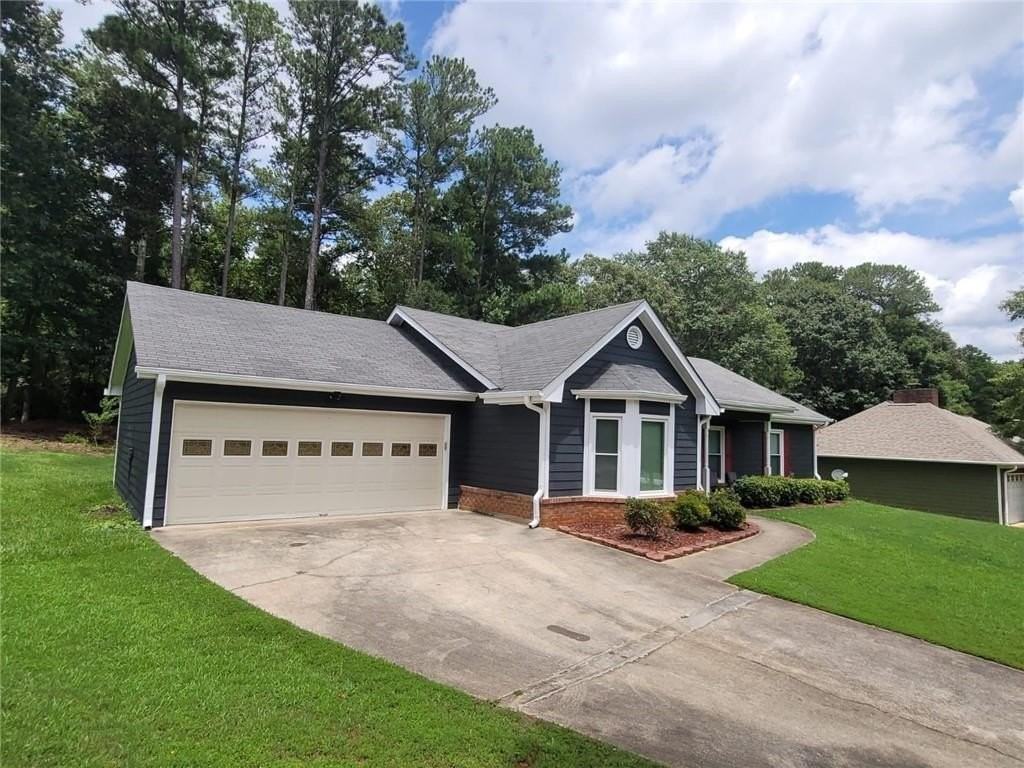 318 Bridgewood Dr Se - Photo 2 of 28