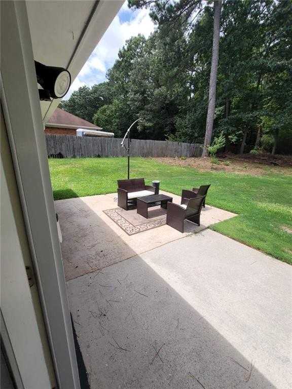 318 Bridgewood Dr Se - Photo 6 of 28