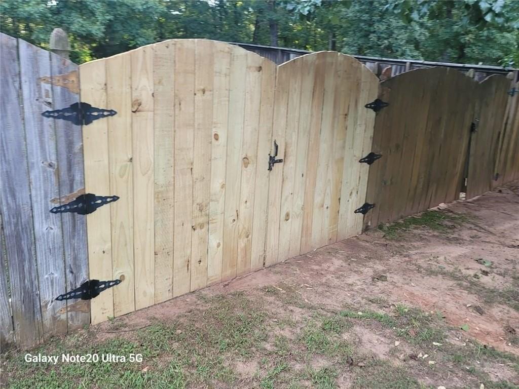 318 Bridgewood Dr Se - Photo 7 of 28