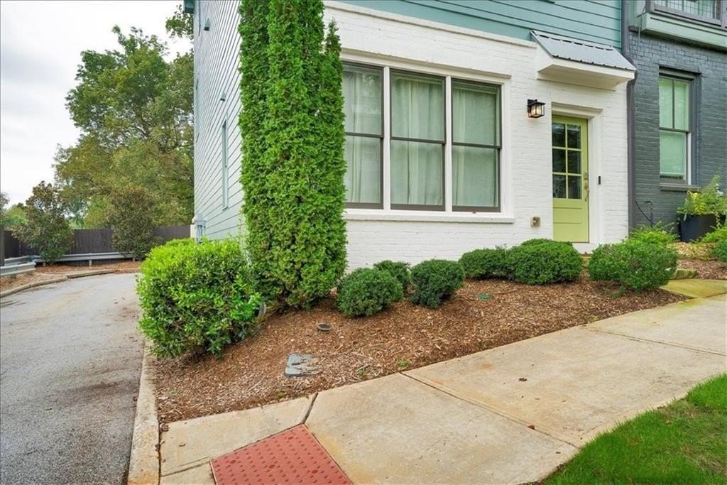 775 Hamilton Cir Se - Photo 2 of 24