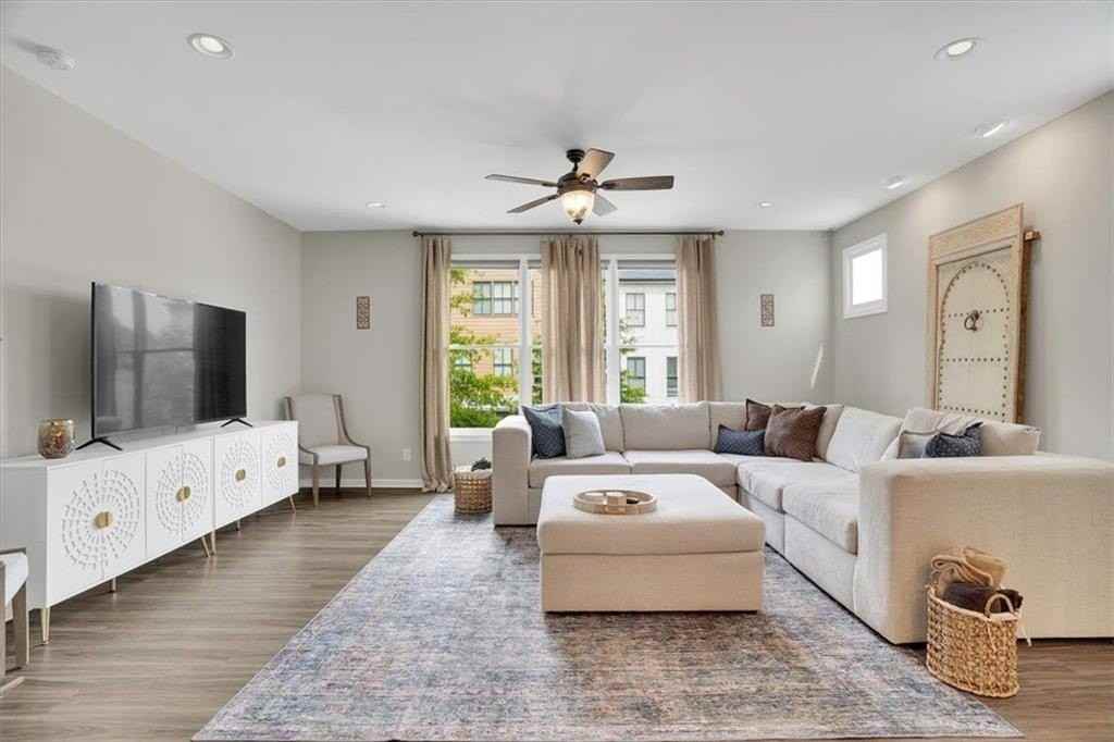 775 Hamilton Cir Se - Photo 4 of 24