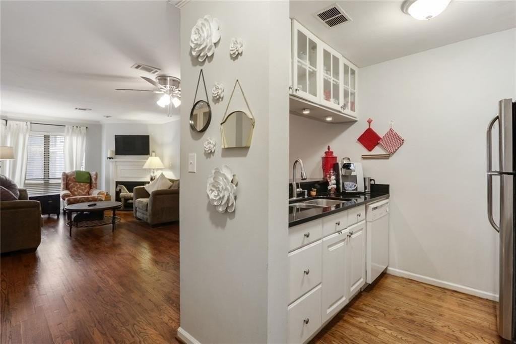 209 14th St Ne Apt 117 #117 - Photo 2 of 18