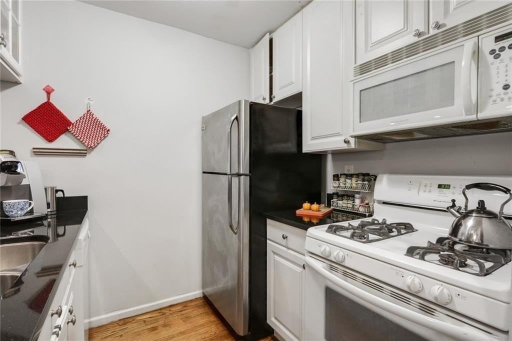 209 14th St Ne Apt 117 #117 - Photo 4 of 18