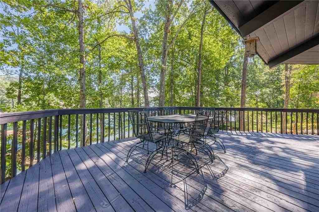 6535 Smith Cove Way - Photo 3 of 20