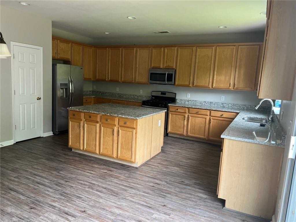 152 Parkmont Ln - Photo 5 of 15