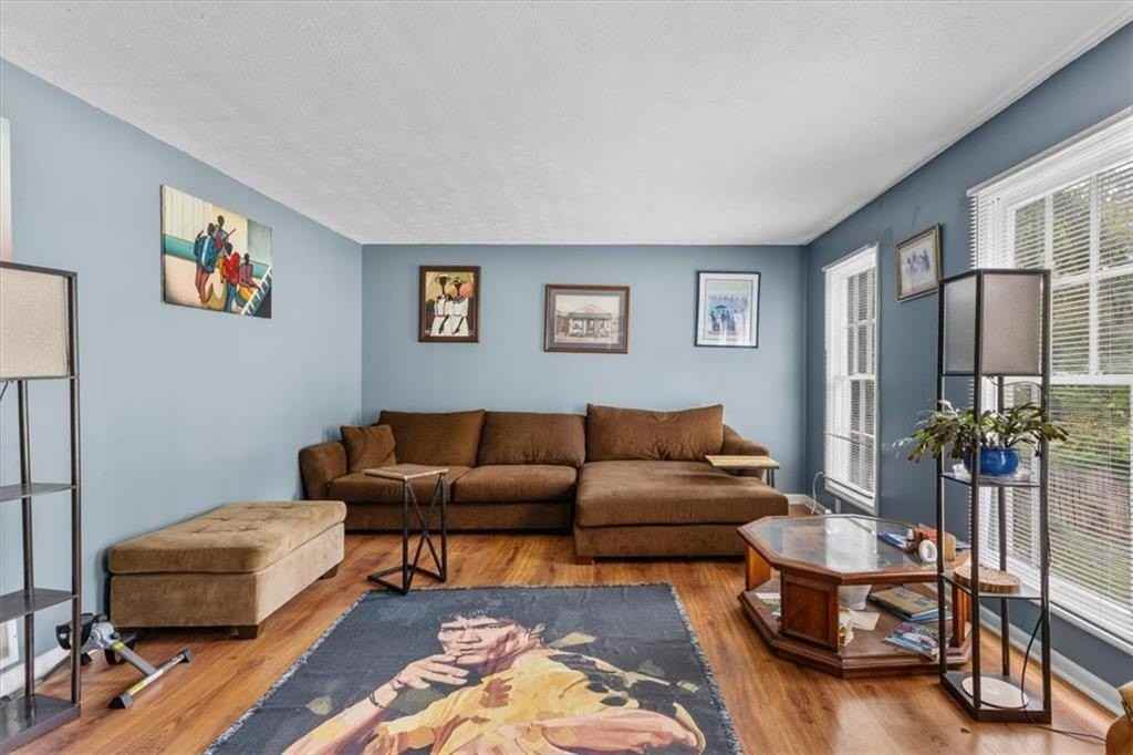 661 Bantry Ln - Photo 7 of 34