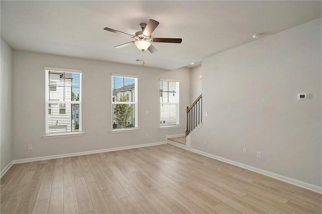 3170 Washburn St Sw - Photo 4 of 17