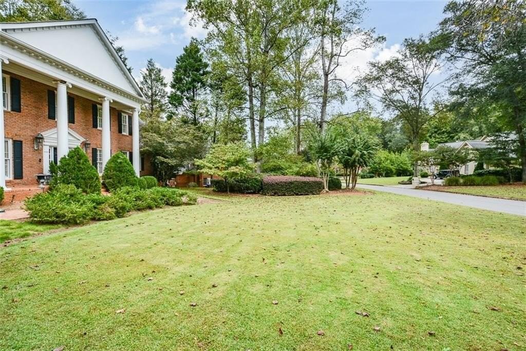 1640 Lazy River Ln - Photo 5 of 50