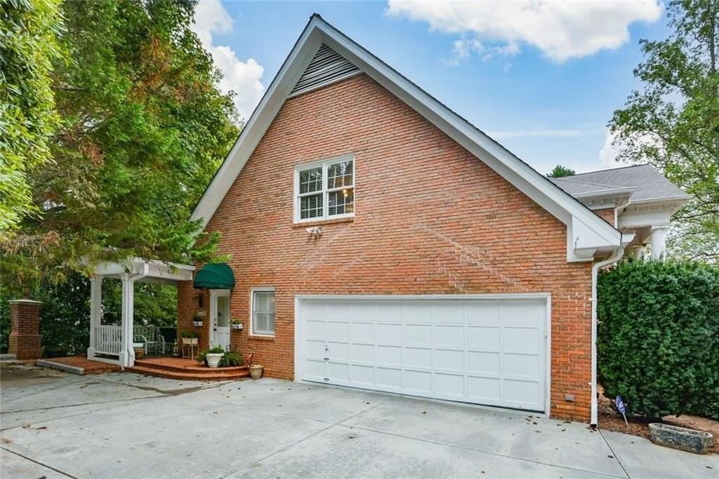 1640 Lazy River Ln - Photo 7 of 50