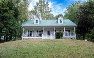 featured image of 611 Couch Rd