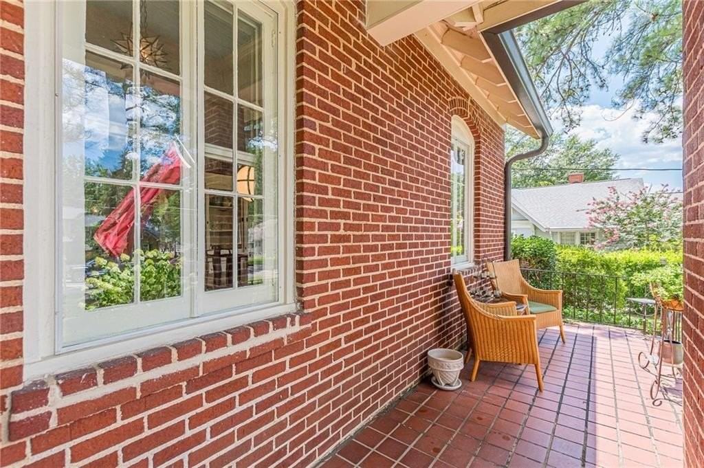 1878A Cambridge Ave - Photo 6 of 50