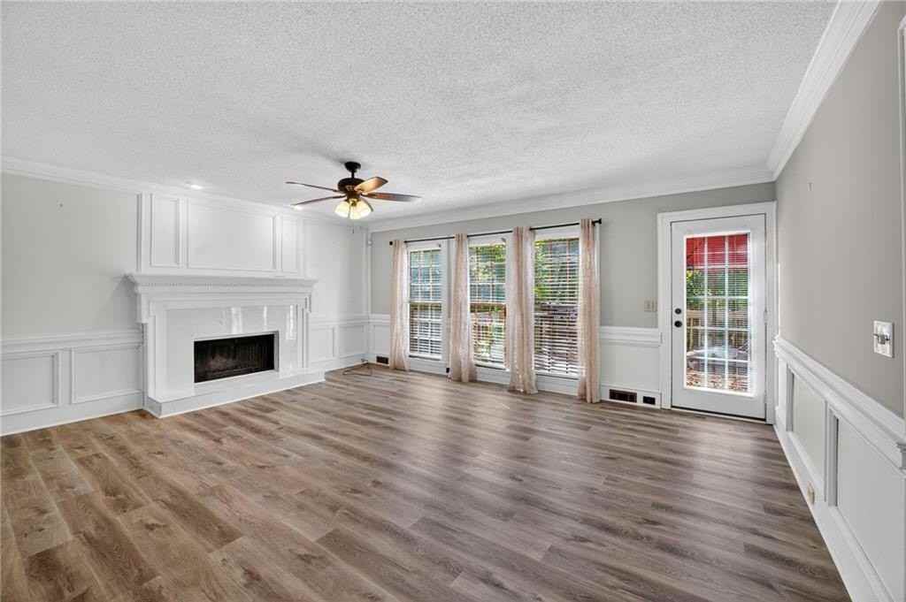 641 Belgrave Ln - Photo 6 of 17